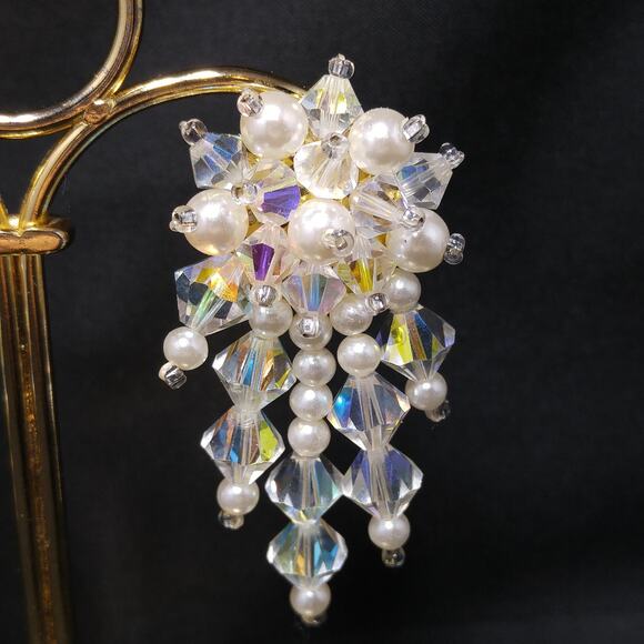 Vintage 1980s AB Crystal & Faux Pearl Dangle Clip On Earrings Gold Tone - Picture 3 of 10